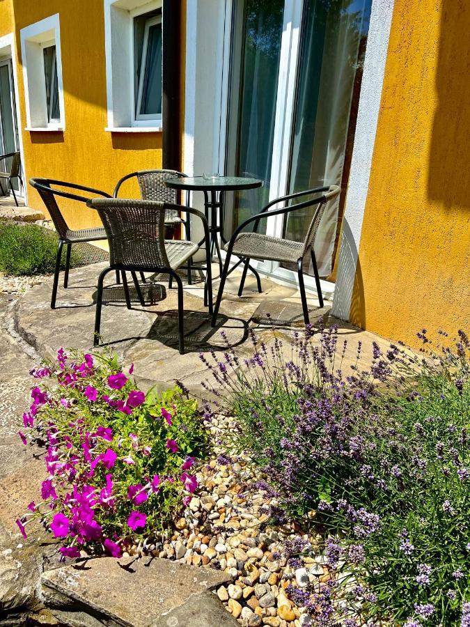 Appartementhaus 5. Jahreszeit Heviz Bagian luar foto